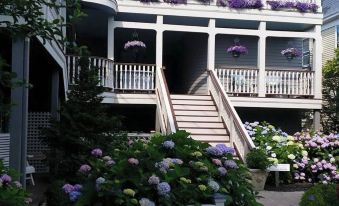Hydrangea House Inn