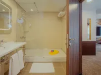 Ibis Styles Istanbul Bomonti Hotels near Bomontiada