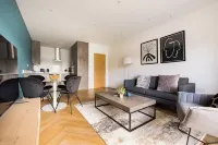 Charles Hope Staines Riverside Hotels in Staines