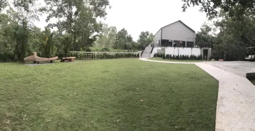 Lan Lay Resort Hotels in Khlong Yai