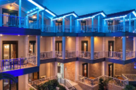 Paradise Hotels in Volvi