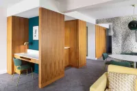 DoubleTree by Hilton Leeds City Centre - parking