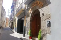 L'Hostalet d'Arenys de Mar Hôtels à proximité de : Col·legi Públic Torre Llauder