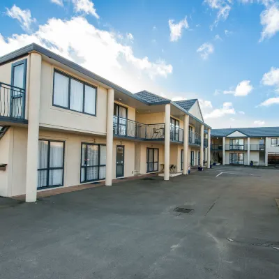 Annabelle Court Motel Hotels near AMI Stadium