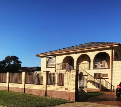 Adelaide's Holiday Home- Upper Level 2