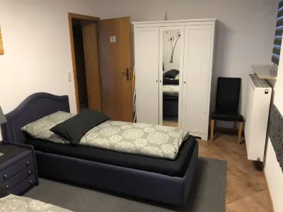 4U梅斯塞茲梅飯店 日本街附近的飯店