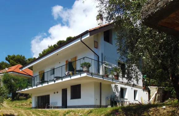 英楚崗特家庭旅館