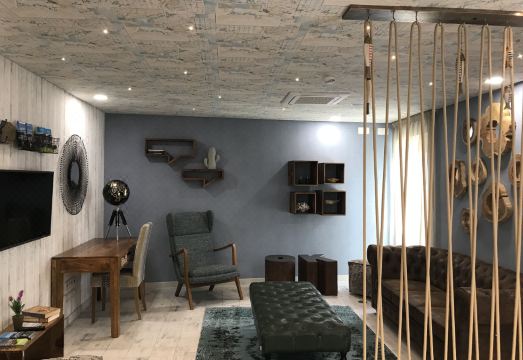 로열 비치 호스텔 & 스위트