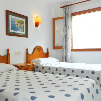 Apartaments Marina Sol I Pins Hotels near Cala s'Almunia