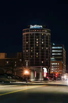 Radisson Hotel Duluth-Harborview Hotels near Miller Hill Mall