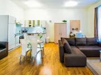 Central Apartmany Biela Street Hoteles cerca de J. N. Hummel