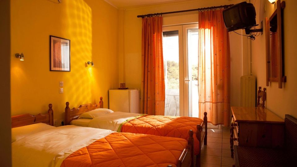 Saron Hotel