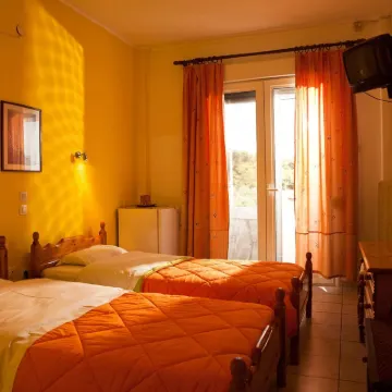 Saron Hotel Hotels near Lavrio Port