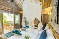 The Syron Huts Lembongan Hotel in zona Mushroom Beach