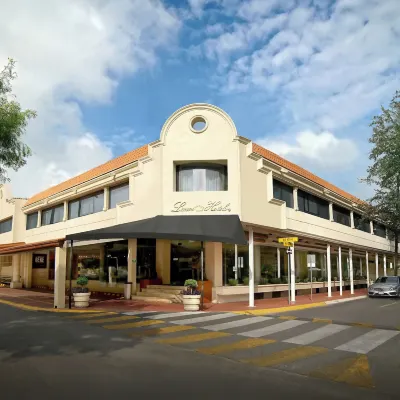Antaris Valle Các khách sạn gần Trung tâm mua sắm Galerias Monterrey