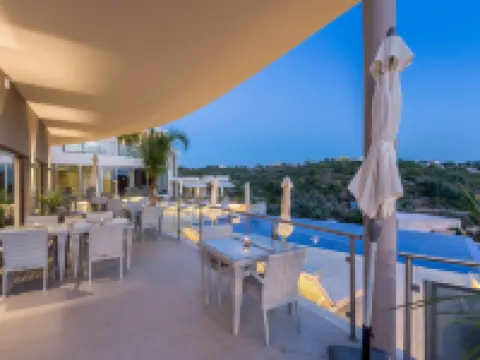 Caneiros Luxury House & Suites Hotels in Ferragudo