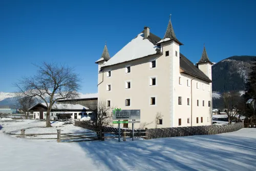 Schloss Saalhof فنادق في Maishofen
