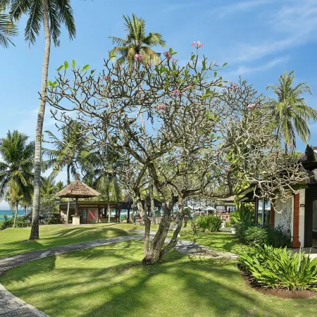 Candi Beach Resort & Spa Отели рядом с достопримечательностью «Пляж Вайт-Сэнд»