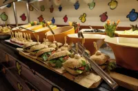 Aqi Pegasos World - breakfast