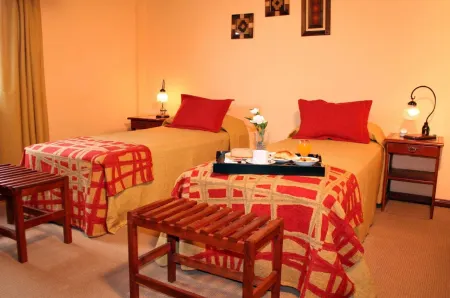 Hosteria Posta Sur Отели рядом с достопримечательностью «El Calafate Historical Interpretation Center»