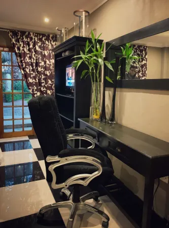 Little Eden Guest Lodge Отели в г. Фандербейлпак