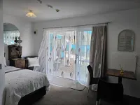 Albert Number 6 Hotels in Hahei