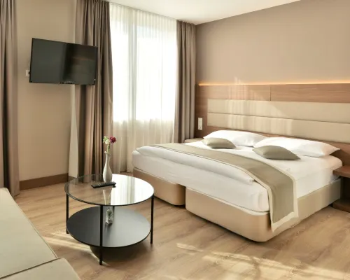 Ocak Aparthotel Hotels near The Berlin Wall