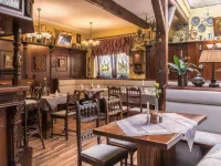 "Zur Altstadt - Am Fuße der Osterburg" Gaststätte, Pension, FEWO Hotels in Weida