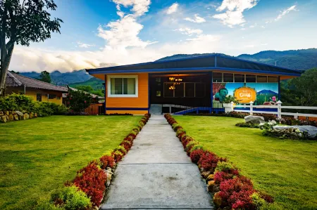 Hotel Central Boquete Отели в г. Лос Наранхос