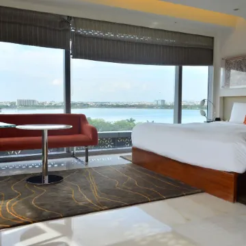 The Park Hyderabad, Banjara Hills Near Hussain Sagar Lake Отели рядом с достопримечательностью «Район Химайятнагар»