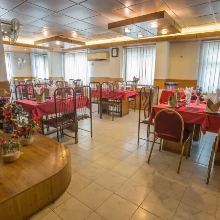 SEL Nibash Hotel & Serviced Apartments Отели рядом с достопримечательностью «Университет AUST»