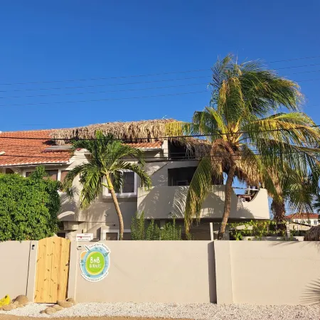 Bnbbonaire Near the Ocean