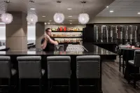 Pomeroy Hotel & Conference Centre - bar