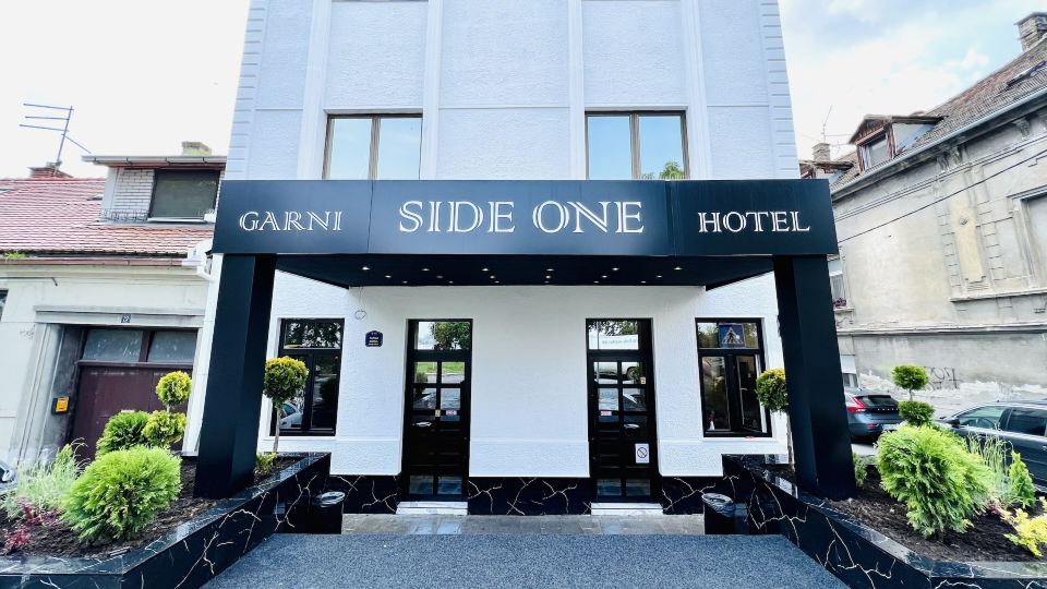 Side One Design Hotel Garni