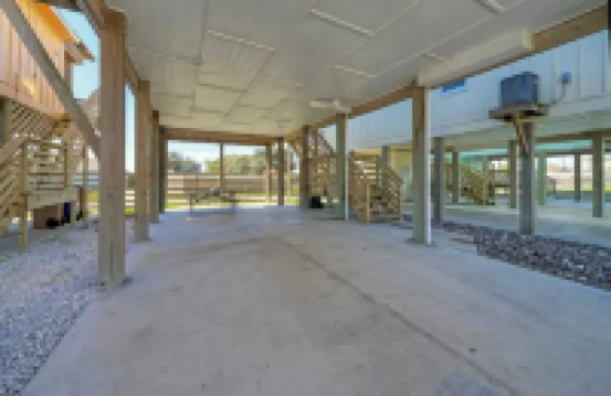 Bay Haven w/ Shared Boat Dock & Waterfront Pool Big Trout by Avantstay