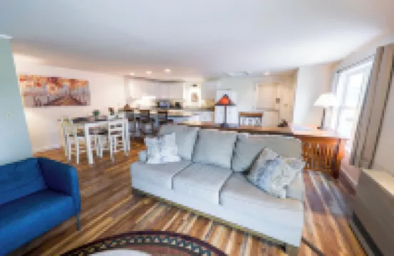 Downtown Greenville Spacious Apartment