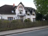 Vacation apartment in a beautiful location between 2 lakes for 2-6 people Bahnhof Bad Malente-Gremsmühlen附近的飯店
