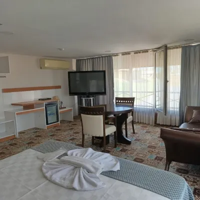 Şirin Hotel โรงแรมใกล้สถานีเฮย์ดาร์ปาซา