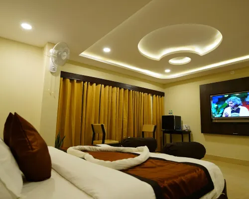 New Hotel Suhail Hotels near Laad Bazaar