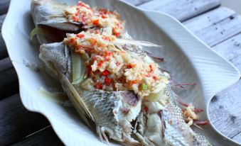 PP Red Tuna Hut
