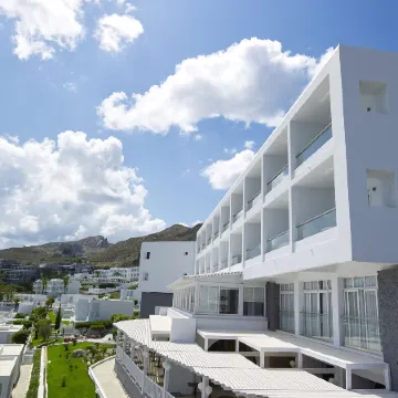 Dimitra Beach Hotel & Suites