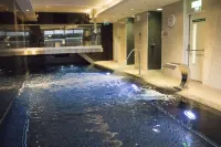 DoubleTree by Hilton Hotel & Spa Liverpool - Pools