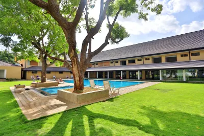 Rajarata Hotel Anuradhapura Hôtels à proximité de : Abhayagiri Museum
