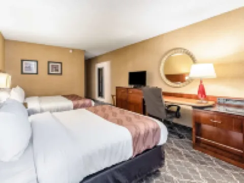 Quality Inn & Suites Hotels in Brainerd