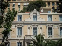 Villa Genesis Hotel dekat Port de Menton Garavan