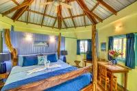 Cosmic Crab Resort Hotels in Isla Carenero