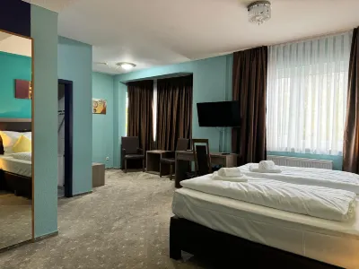 Easy & Cosy Hotel Moers-Mitte Hotels in der Nähe von 'Linde' in Repelen