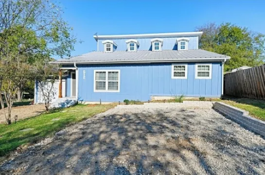 Lakeside Retreat, Hot Tub and Private Fishing Deck