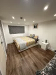 6-bed 3-bath Home - Sleeps 14 & Free Parking Hotels in Uxbridge