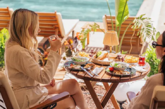 Los Suites Отели рядом с достопримечательностью «Бухта больших камней»